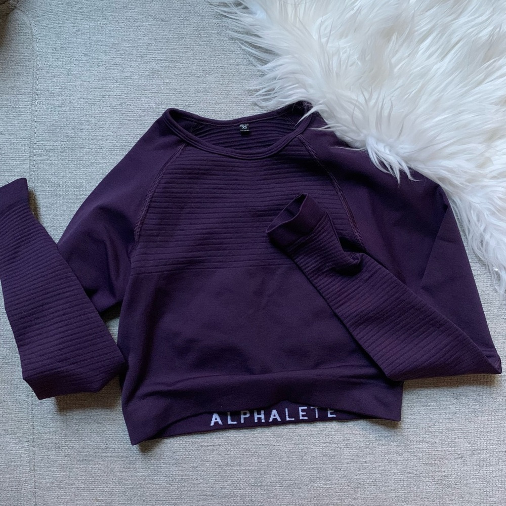 NWOT Alphalete long sleeve crop top